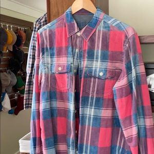 True grit men’s shirt size small